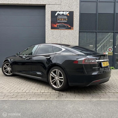 Tesla Model S - Afbeelding 7 van 18