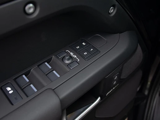 Land Rover Defender - Afbeelding 13 van 30
