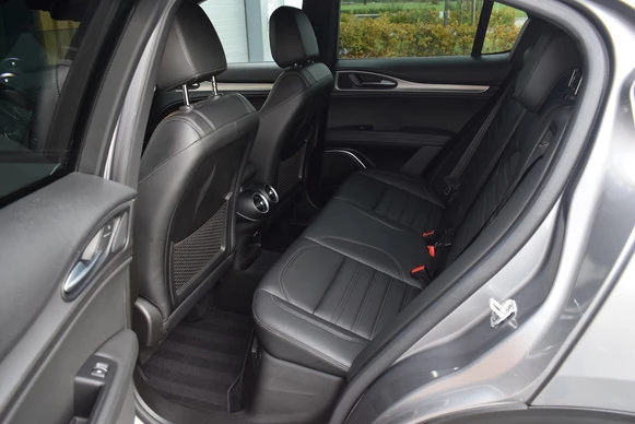 Alfa Romeo Stelvio - Afbeelding 13 van 30