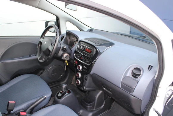 Peugeot iOn - Afbeelding 8 van 30