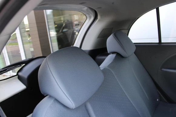 Peugeot iOn - Afbeelding 11 van 30