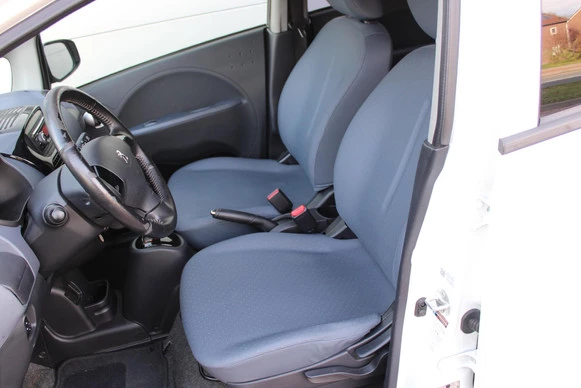 Peugeot iOn - Afbeelding 15 van 30