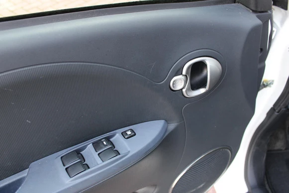 Peugeot iOn - Afbeelding 18 van 30