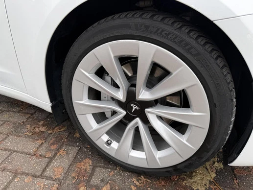 Tesla Model 3 - Afbeelding 6 van 23