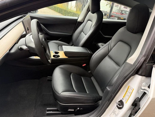 Tesla Model 3 - Afbeelding 14 van 23
