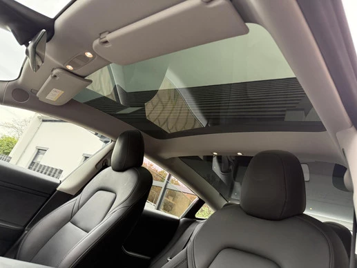 Tesla Model 3 - Afbeelding 16 van 23