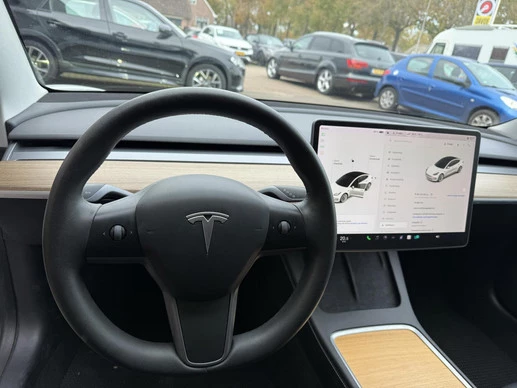 Tesla Model 3 - Afbeelding 17 van 23