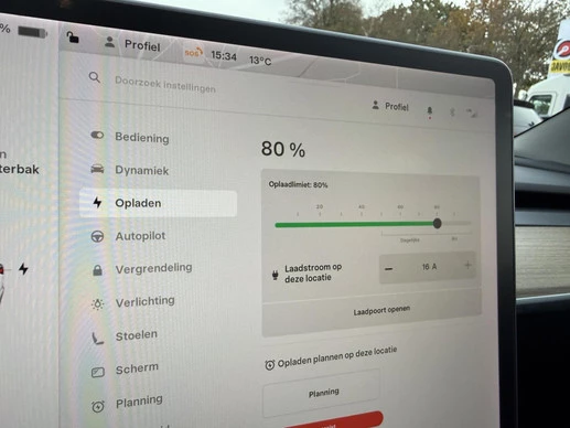 Tesla Model 3 - Afbeelding 18 van 23