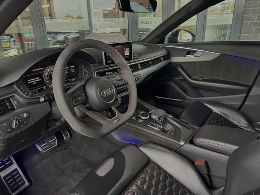 Audi RS4 - Afbeelding 9 van 30