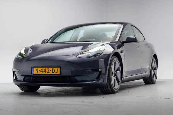 Tesla Model 3 - Afbeelding 1 van 30