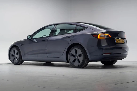Tesla Model 3 - Afbeelding 3 van 30