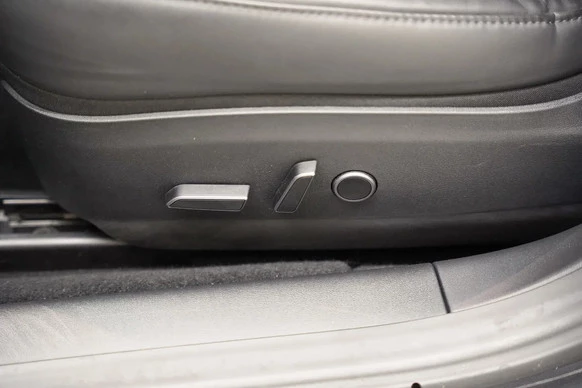 Tesla Model 3 - Afbeelding 13 van 30