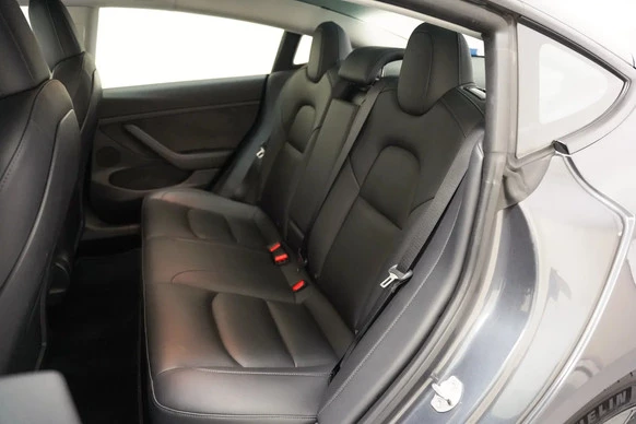 Tesla Model 3 - Afbeelding 14 van 30