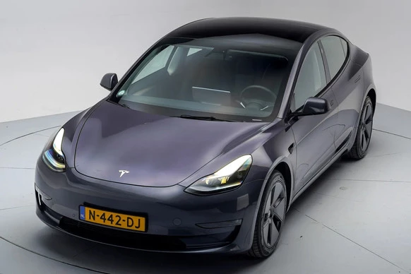 Tesla Model 3 - Afbeelding 15 van 30