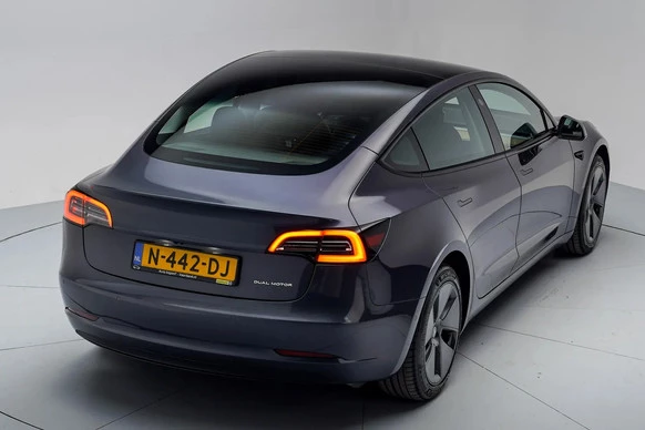 Tesla Model 3 - Afbeelding 16 van 30