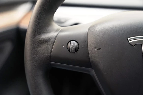 Tesla Model 3 - Afbeelding 19 van 30