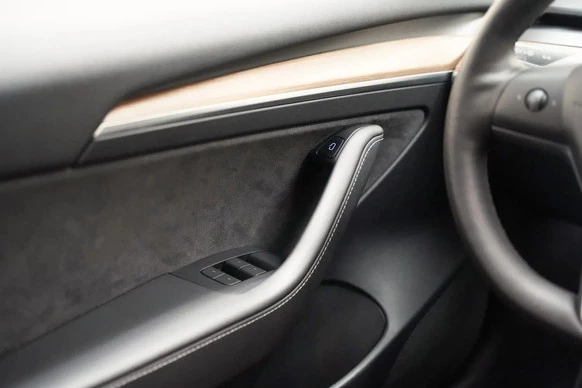 Tesla Model 3 - Afbeelding 22 van 30