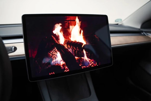 Tesla Model 3 - Afbeelding 28 van 30