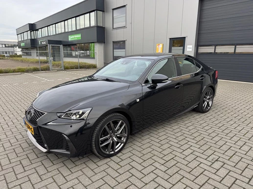 Lexus IS - Afbeelding 1 van 30
