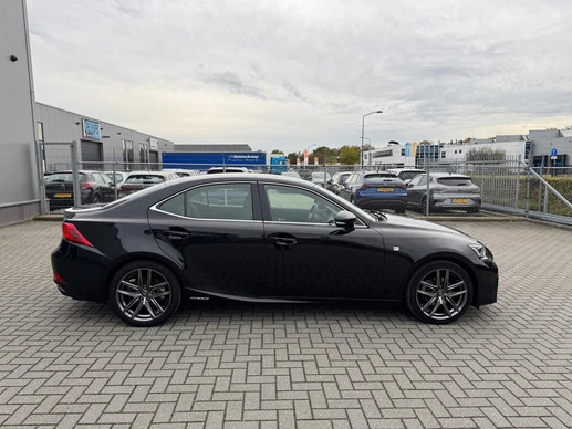 Lexus IS - Afbeelding 4 van 30