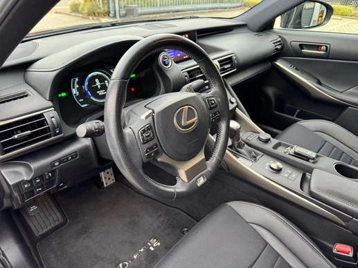 Lexus IS - Afbeelding 9 van 30