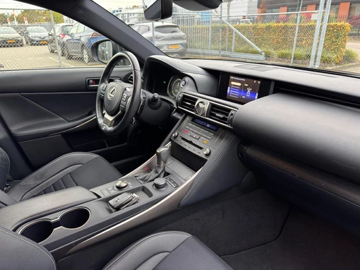 Lexus IS - Afbeelding 16 van 30