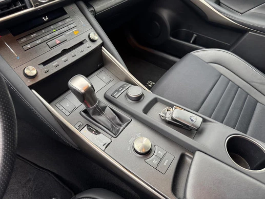 Lexus IS - Afbeelding 26 van 30