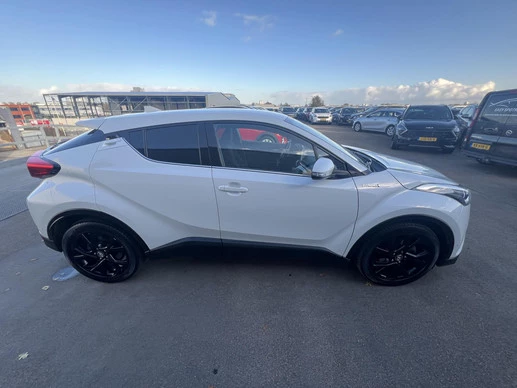 Toyota C-HR - Afbeelding 11 van 30