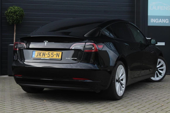 Tesla Model 3 - Afbeelding 2 van 28