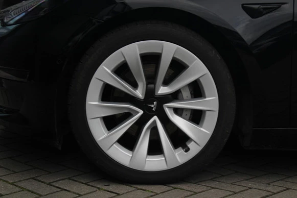 Tesla Model 3 - Afbeelding 7 van 28