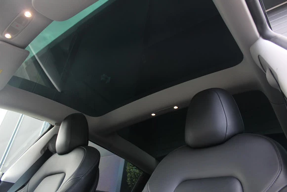 Tesla Model 3 - Afbeelding 10 van 28