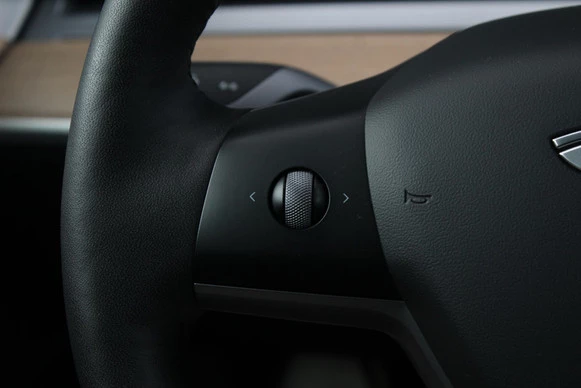 Tesla Model 3 - Afbeelding 15 van 28