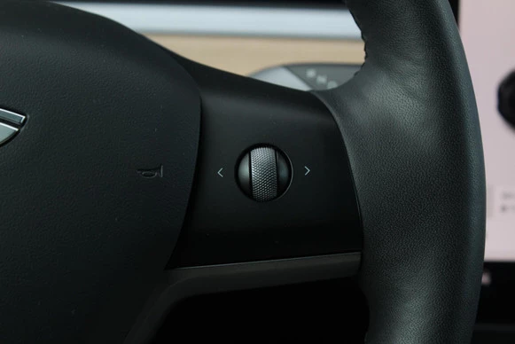 Tesla Model 3 - Afbeelding 16 van 28