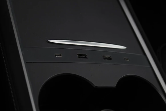 Tesla Model 3 - Afbeelding 24 van 28