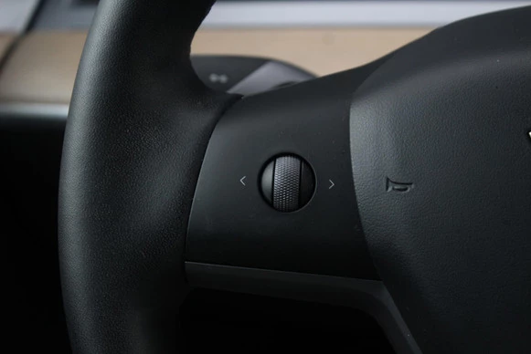 Tesla Model Y - Afbeelding 16 van 27