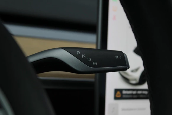 Tesla Model Y - Afbeelding 18 van 27