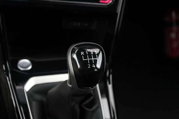 Volkswagen T-Roc - Afbeelding 28 van 30