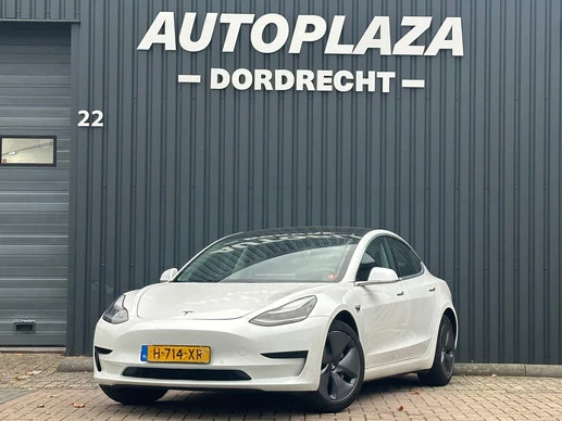 Tesla Model 3 - Afbeelding 1 van 18