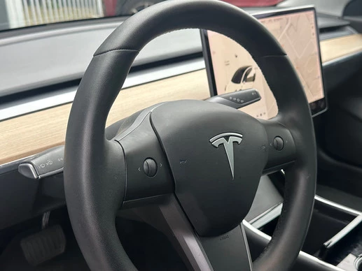 Tesla Model 3 - Afbeelding 11 van 18