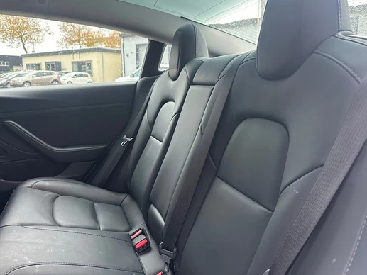 Tesla Model 3 - Afbeelding 13 van 18