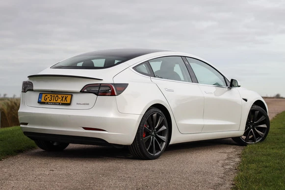 Tesla Model 3 - Afbeelding 2 van 30
