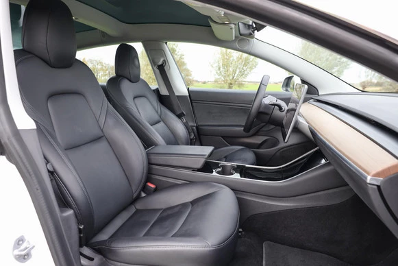 Tesla Model 3 - Afbeelding 10 van 30