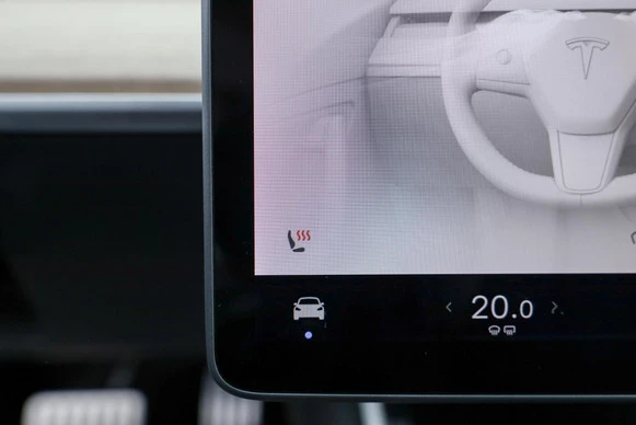 Tesla Model 3 - Afbeelding 14 van 30