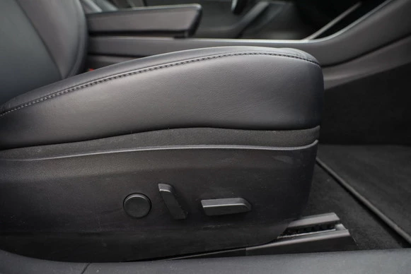 Tesla Model 3 - Afbeelding 16 van 30