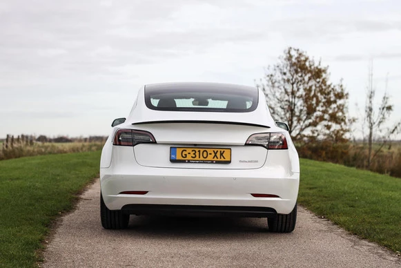 Tesla Model 3 - Afbeelding 18 van 30