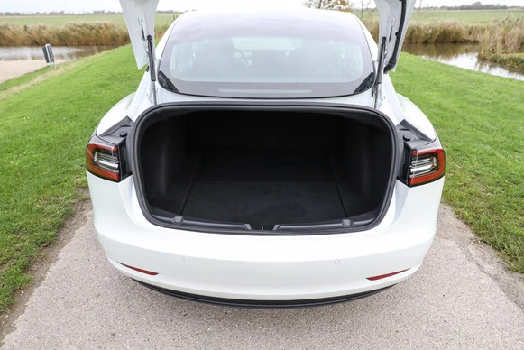 Tesla Model 3 - Afbeelding 19 van 30
