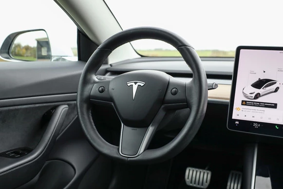 Tesla Model 3 - Afbeelding 20 van 30