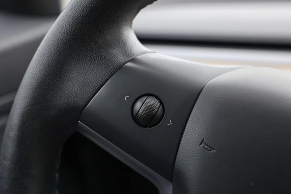 Tesla Model 3 - Afbeelding 21 van 30