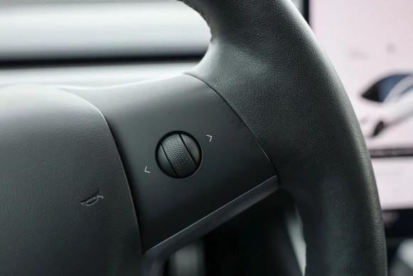 Tesla Model 3 - Afbeelding 22 van 30