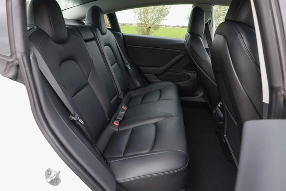 Tesla Model 3 - Afbeelding 23 van 30